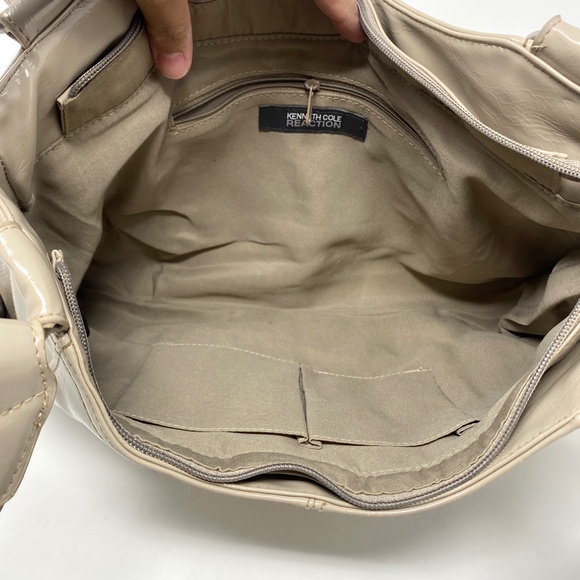 Kenneth Cole Reaction Beige Handbag Medium Sized Purse - Picture 6 of 11